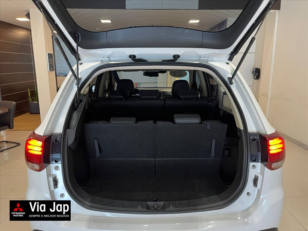 Mitsubishi-OUTLANDER-3.0 MIVEC V6 GASOLINA HPE-S AWD AUTOMÁTICO