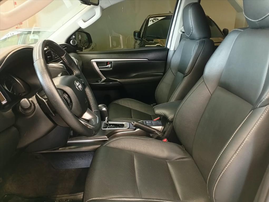HILUX SW4 2.8 D-4D TURBO DIESEL SRX 4X4 AUTOMÁTICO7