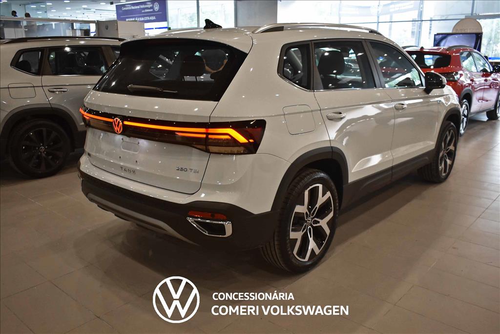 TAOS 1.4 250 TSI TOTAL FLEX HIGHLINE AUTOMÁTICO1