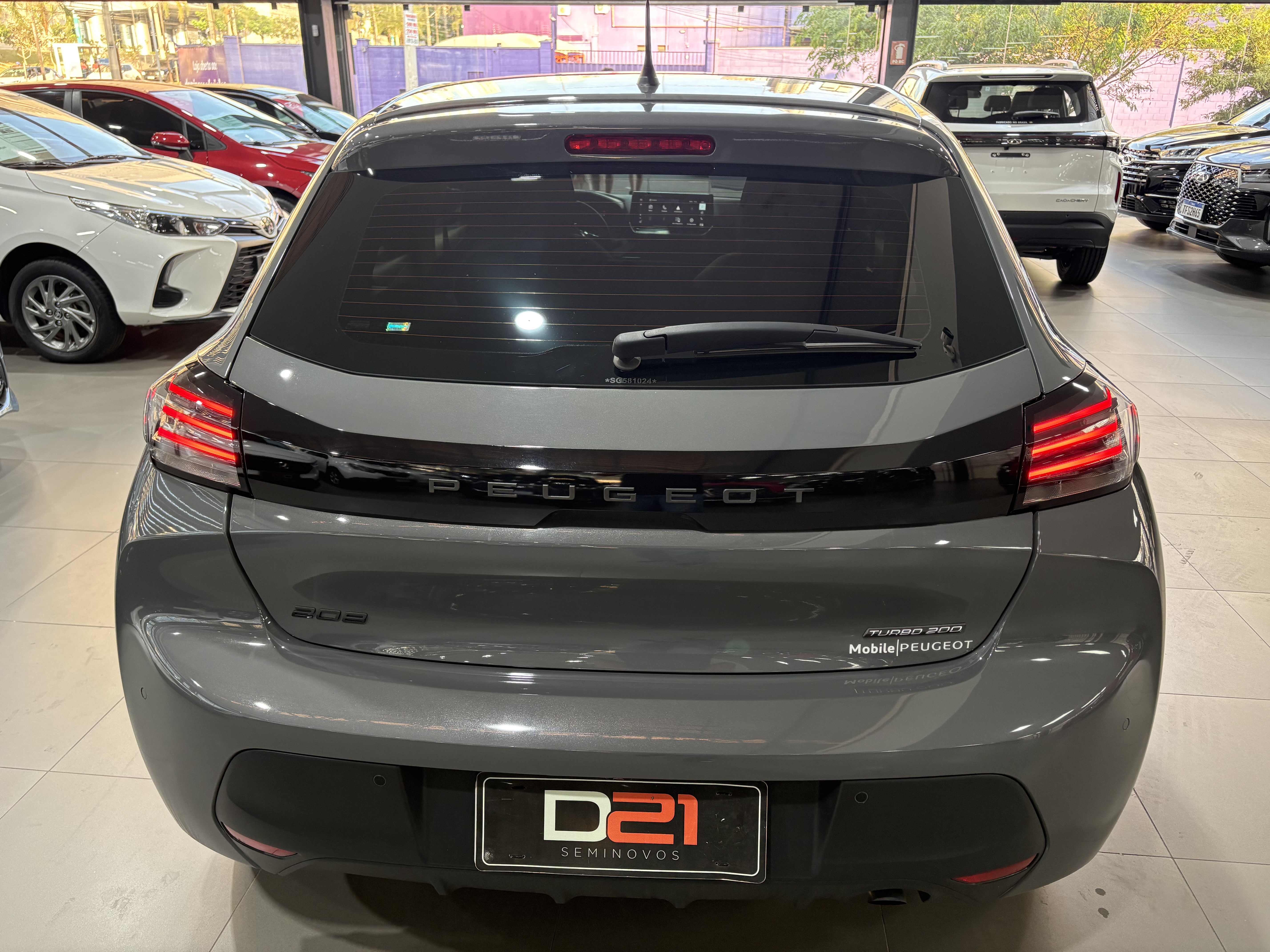 Peugeot-2008-1.0 TURBO 200 FLEX ALLURE CVT