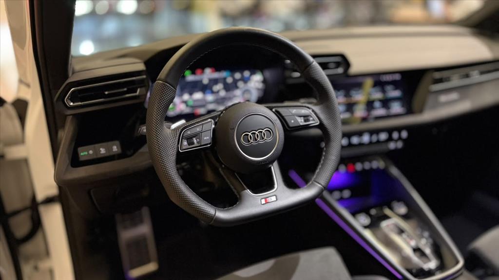 A3 2.0 40 TFSI GASOLINA SEDAN PERFORMANCE BLACK S-TRONIC3