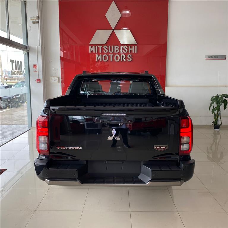 Mitsubishi-TRITON-2.4 BITURBO DIESEL CD KATANA 4X4 AUTOMÁTICO