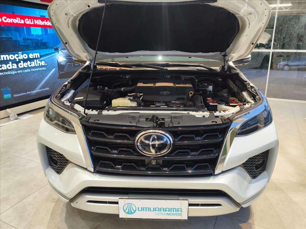 HILUX SW4 2.8 D-4D TURBO DIESEL SRX 7L 4X4 AUTOMÁTICO2