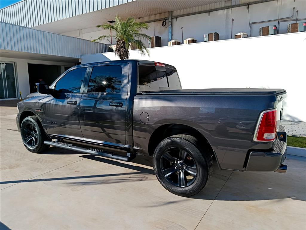 CLASSIC 5.7 V8 GASOLINA LARAMIE CD 4X4 AUTOMÁTICO5