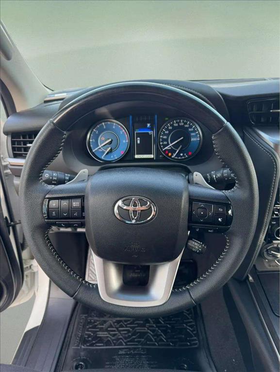 HILUX SW4 2.8 D-4D TURBO DIESEL SRX PLATINUM 7L 4X4 AUTOMÁTICO14
