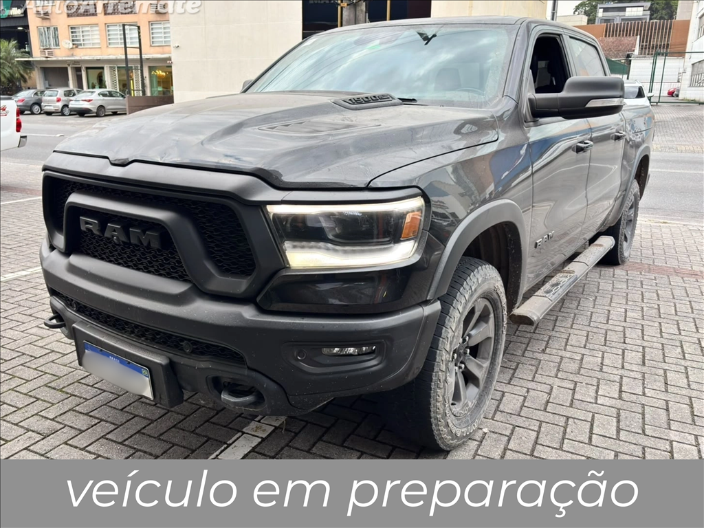 1500 5.7 V8 GASOLINA REBEL CD 4X4 AUTOMÁTICO
