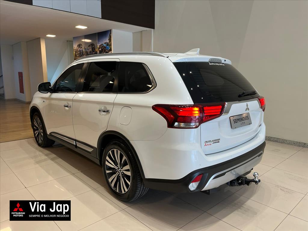 Mitsubishi-OUTLANDER-3.0 MIVEC V6 GASOLINA HPE-S AWD AUTOMÁTICO