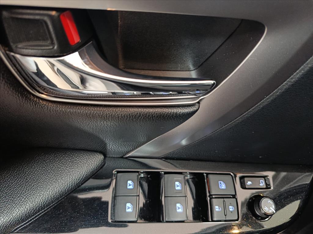 HILUX SW4 2.8 D-4D TURBO DIESEL SRX 7L 4X4 AUTOMÁTICO11