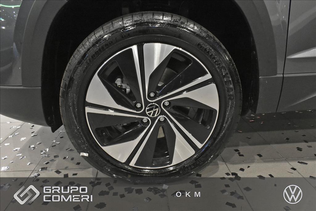 TAOS 1.4 250 TSI TOTAL FLEX COMFORTLINE AUTOMÁTICO18