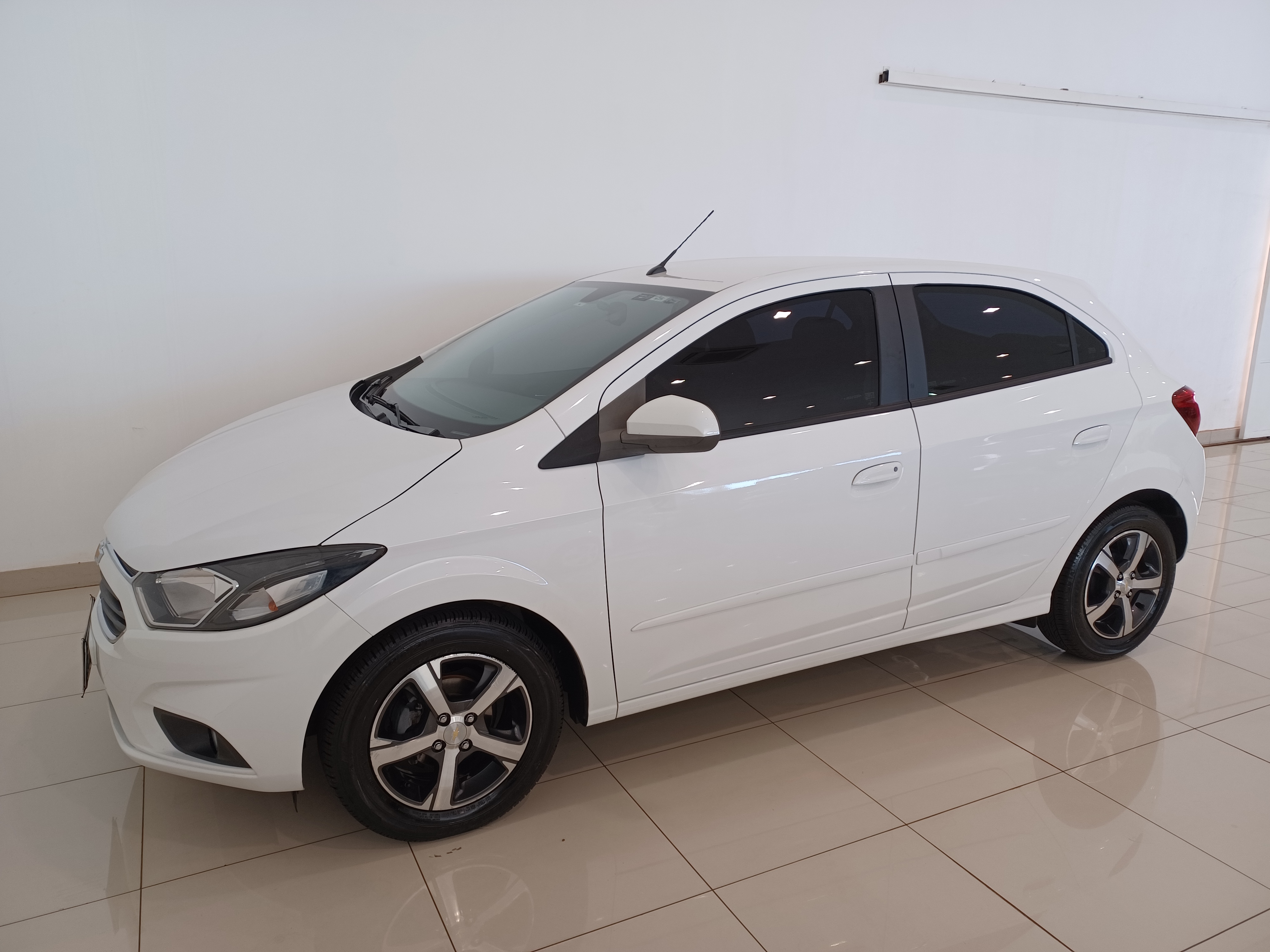 GM - Chevrolet-ONIX-1.4 MPFI LTZ 8V FLEX 4P AUTOMÁTICO