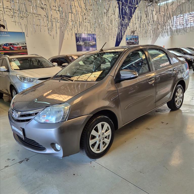 ETIOS 1.5 XLS SEDAN 16V FLEX 4P AUTOMÁTICO2