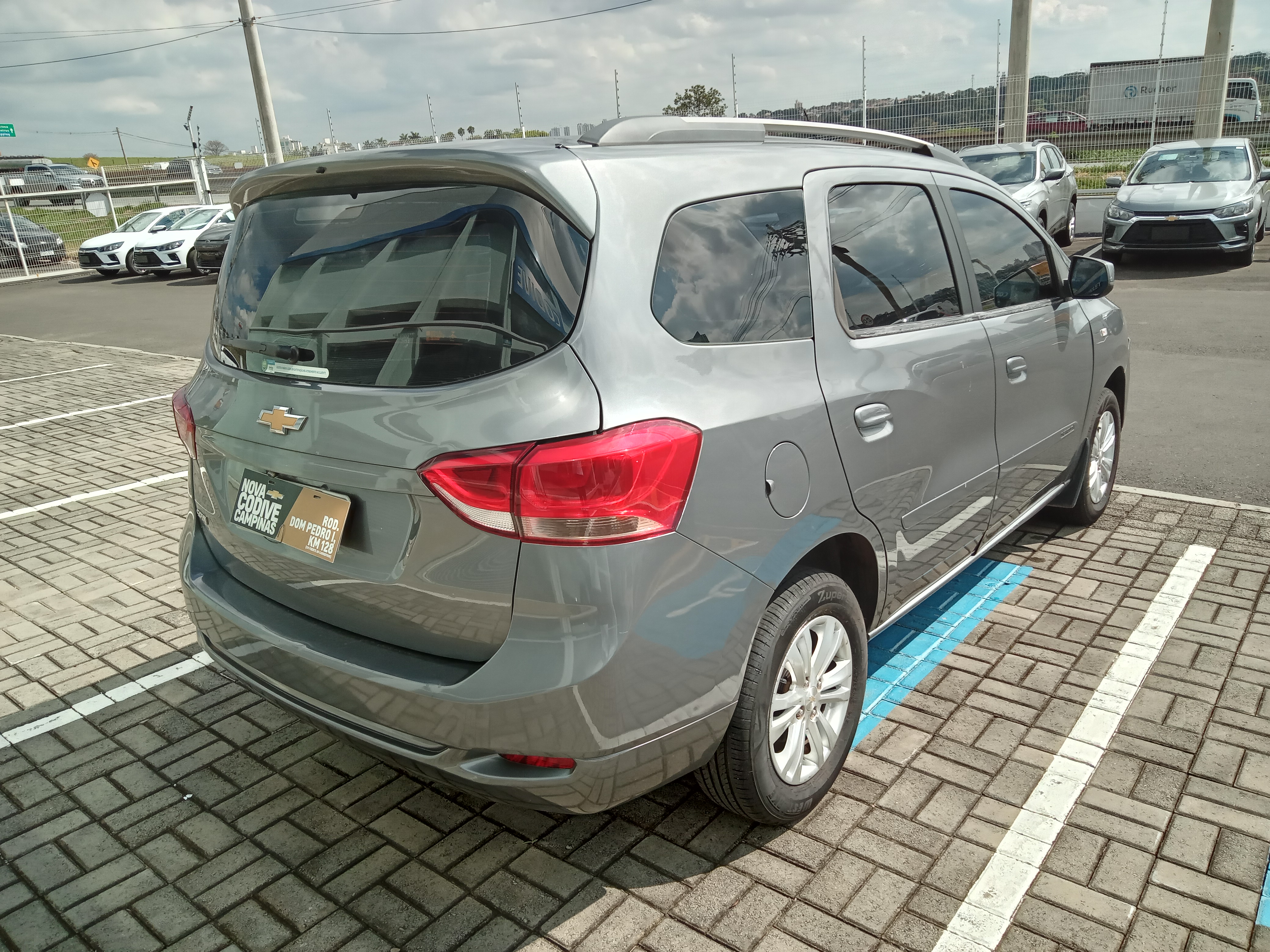 SPIN 1.8 LT 8V FLEX 4P AUTOMÁTICO2