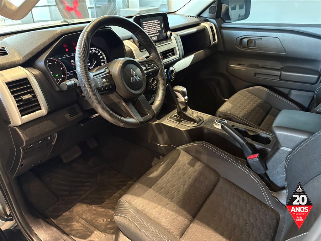 Mitsubishi-TRITON-2.4 BITURBO DIESEL CD GLS 4X4 AUTOMÁTICO