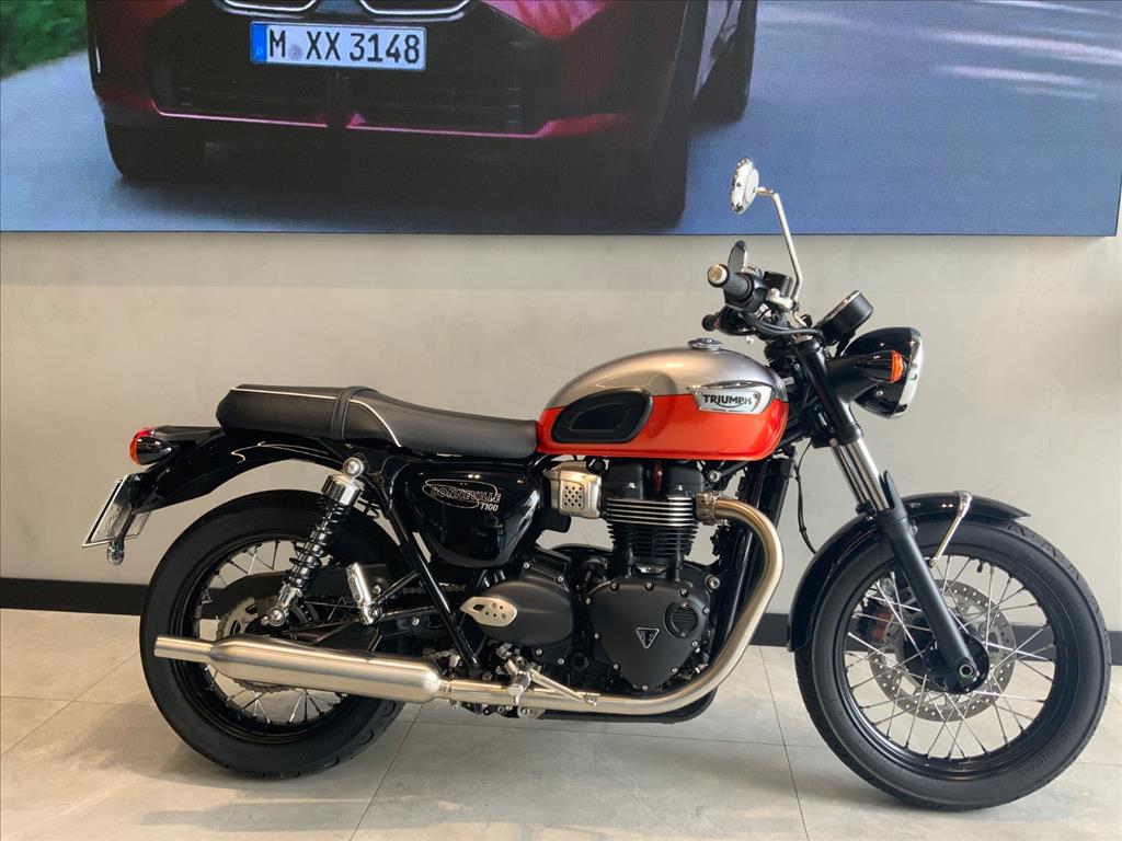 TRIUMPH-BONNEVILLE-T100 900