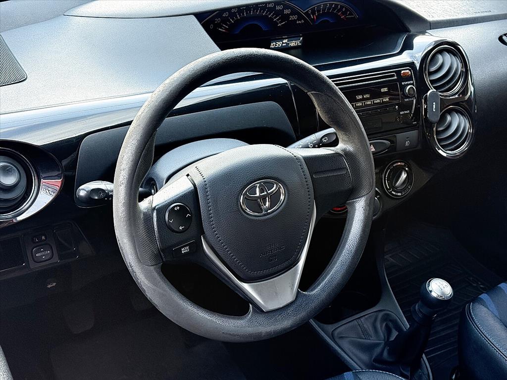 Toyota Etios - 1.5 XS 16V FLEX 4P MANUAL