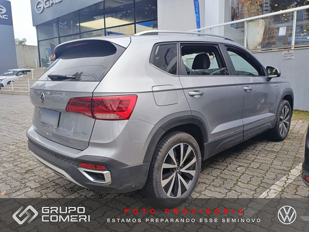 TAOS 1.4 250 TSI TOTAL FLEX HIGHLINE AUTOMÁTICO1