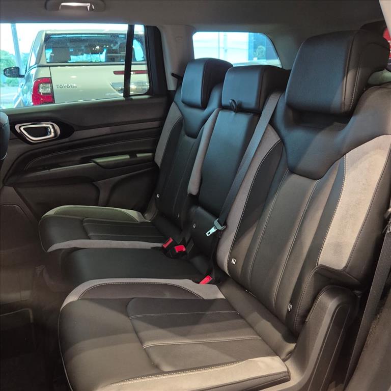 COMMANDER 1.3 T270 TURBO FLEX LIMITED AT615