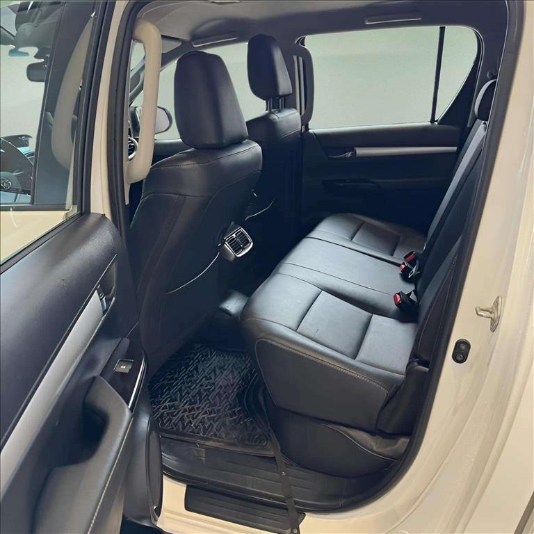 HILUX 2.8 D-4D TURBO DIESEL CD SRV 4X4 AUTOMÁTICO13