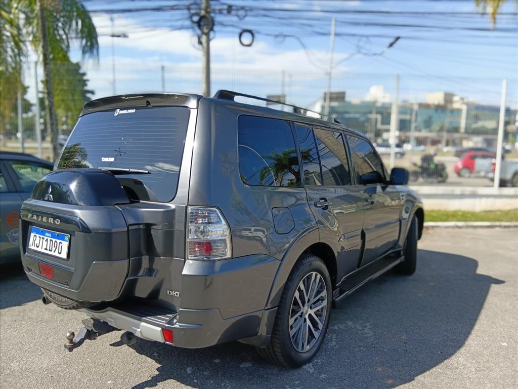 PAJERO 3.2 HPE 4X4 7 LUGARES 16V TURBO INTERCOOLER DIESEL 4P AUTOMÁTICO2