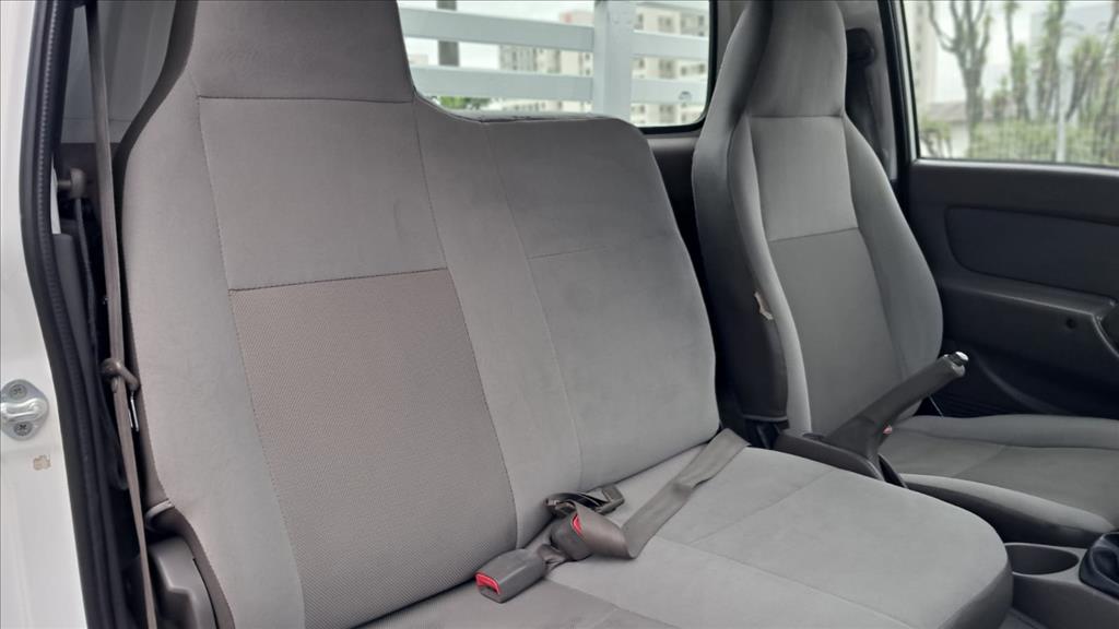 HR 2.5 LONGO SEM CAÇAMBA 4X2 16V 130CV TURBO INTERCOOLER DIESEL 2P MANUAL3