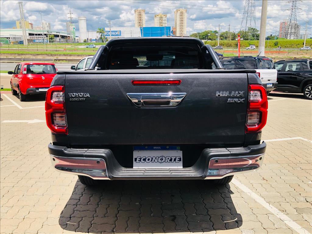 HILUX 2.8 D-4D TURBO DIESEL CD SRX 4X4 AUTOMÁTICO4