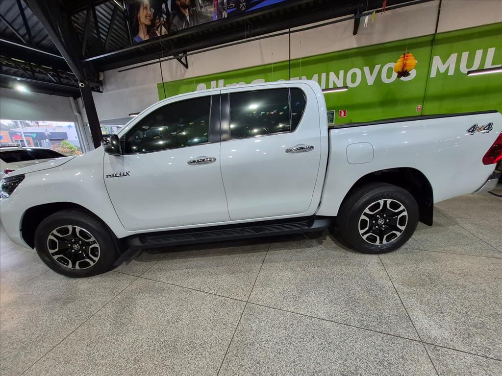 HILUX 2.8 D-4D TURBO DIESEL CD SRX 4X4 AUTOMÁTICO4