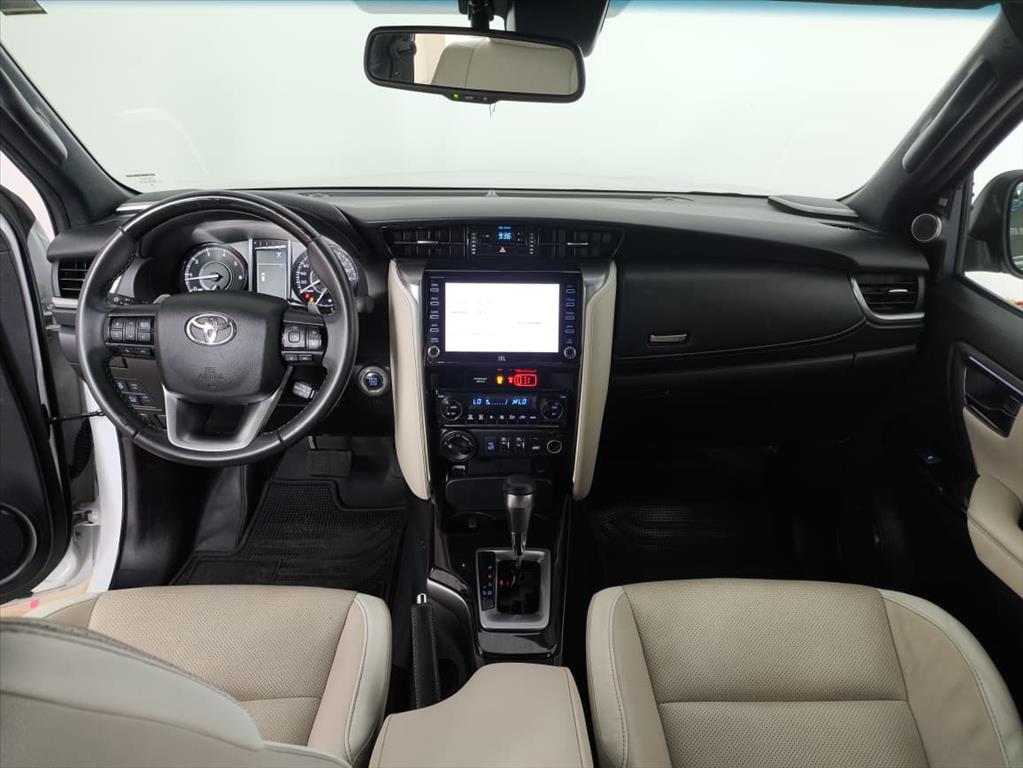 HILUX SW4 2.8 D-4D TURBO DIESEL DIAMOND 7L 4X4 AUTOMÁTICO19