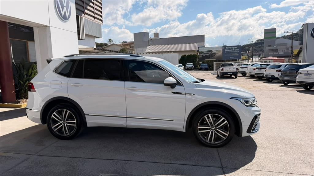 TIGUAN 2.0 300 TSI GASOLINA ALLSPACE R-LINE AUTOMÁTICO4