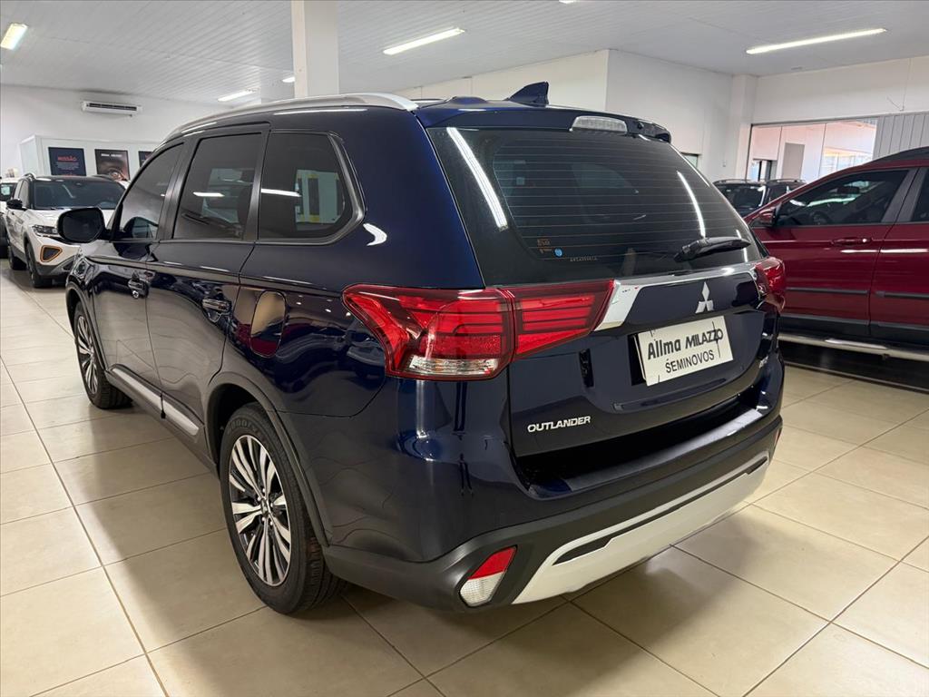 OUTLANDER 2.0 MIVEC GASOLINA HPE AUTOMÁTICO10