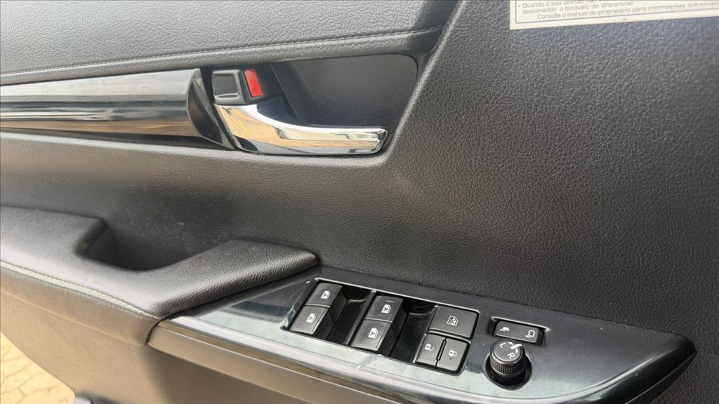 HILUX 2.8 SR 4X4 CD 16V DIESEL 4P AUTOMÁTICO10