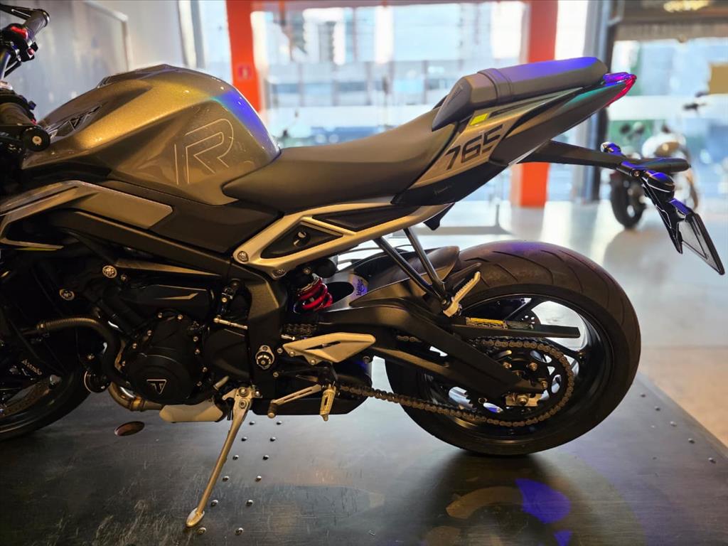 STREET TRIPLE R ABS