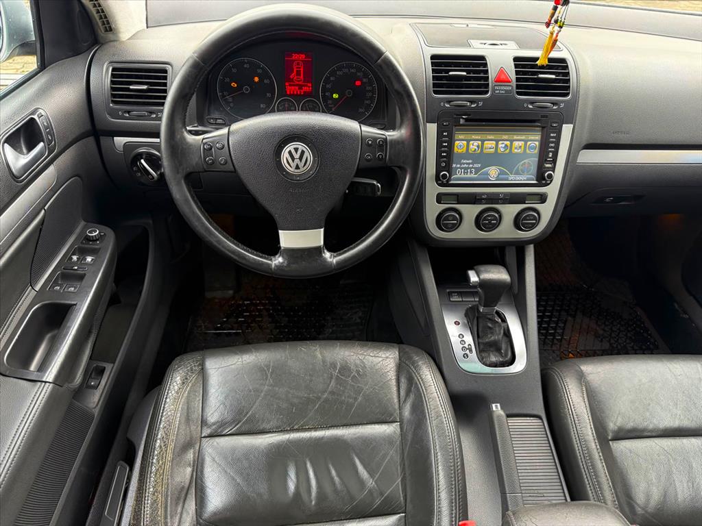 Volkswagen Jetta - 2.5 I 20V 150CV GASOLINA 4P TIPTRONIC