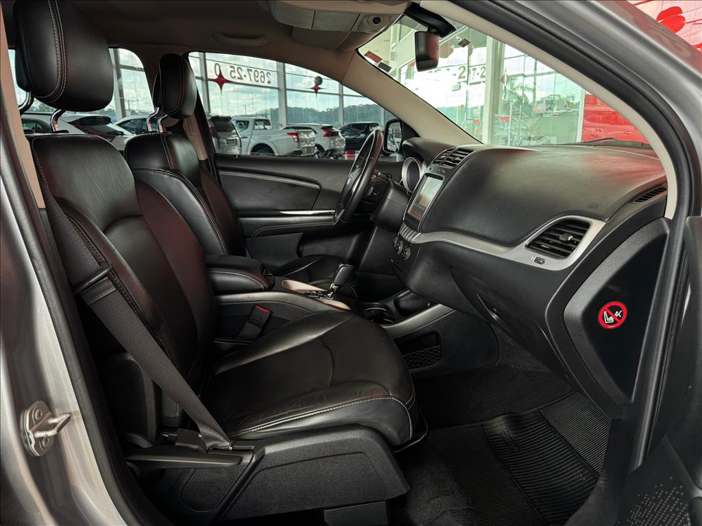 Fiat-FREEMONT-2.4 PRECISION 16V GASOLINA 4P AUTOMÁTICO