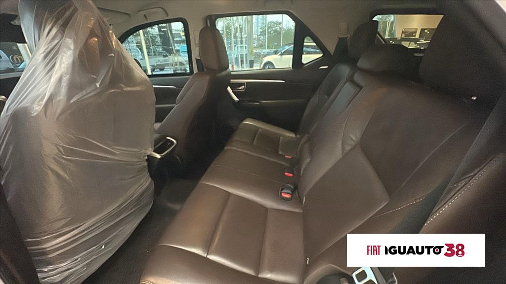 HILUX SW4 2.7 SRV 7 LUGARES 4X2 16V FLEX 4P AUTOMÁTICO8