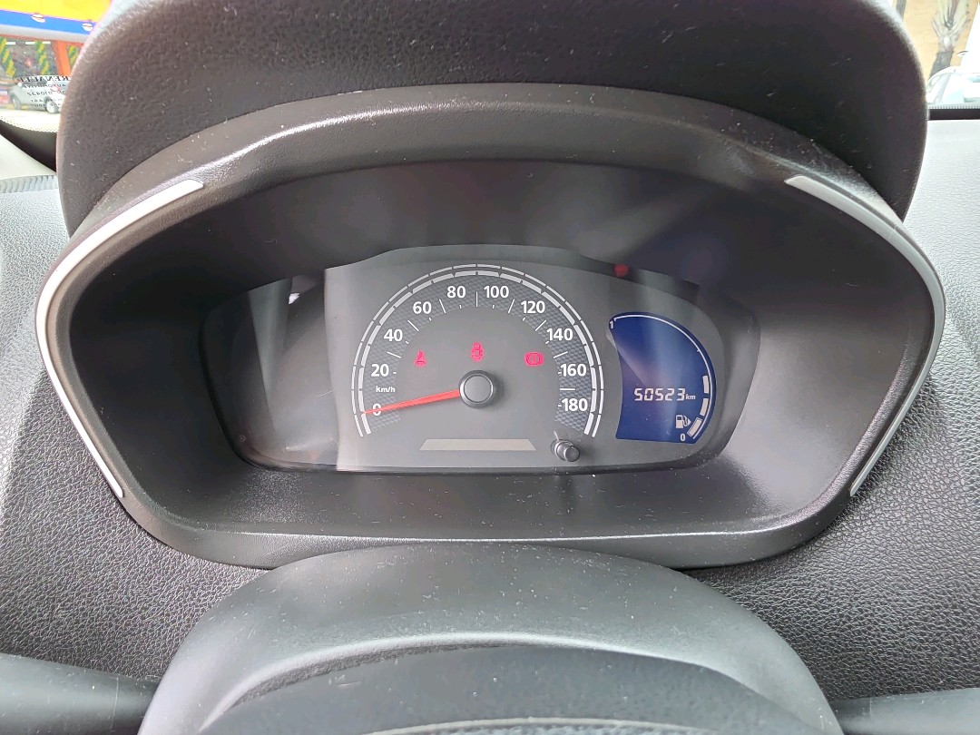 Renault-KWID-1.0 12V SCE FLEX ZEN MANUAL