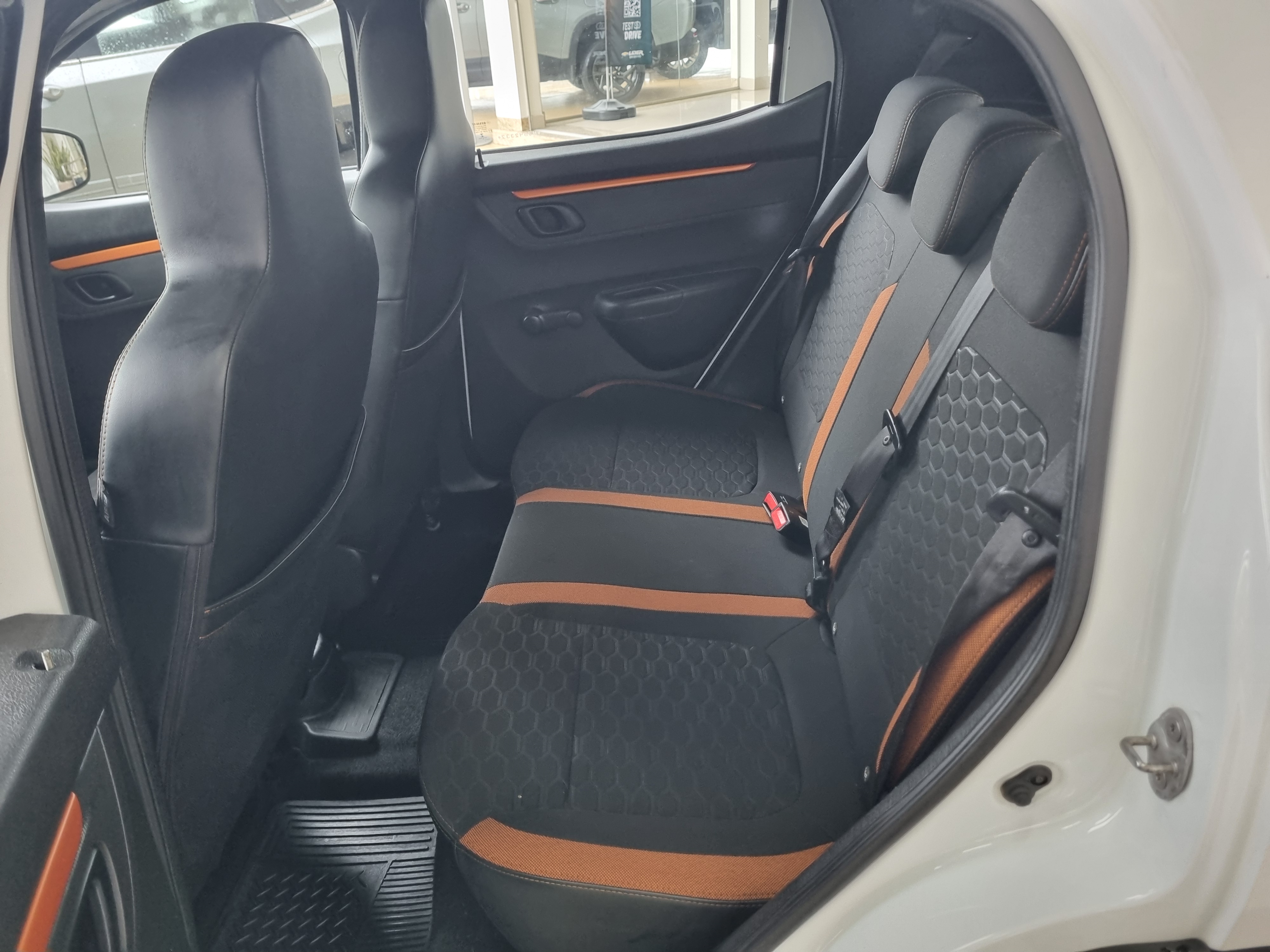 KWID 1.0 12V SCE FLEX OUTSIDER MANUAL7