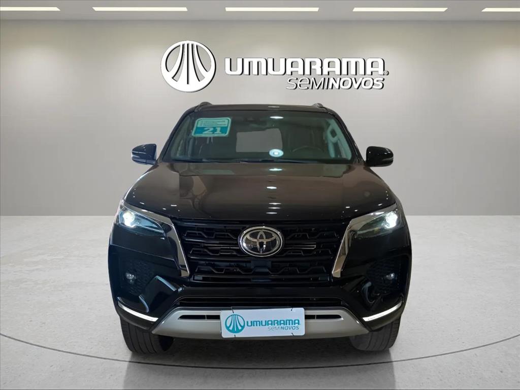 HILUX SW4 2.8 D-4D TURBO DIESEL SRX 7L 4X4 AUTOMÁTICO