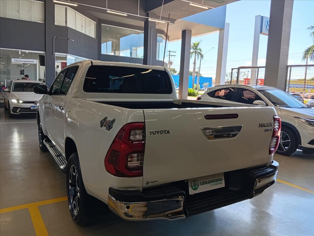 HILUX 2.8 D-4D TURBO DIESEL CD SRX 4X4 AUTOMÁTICO5