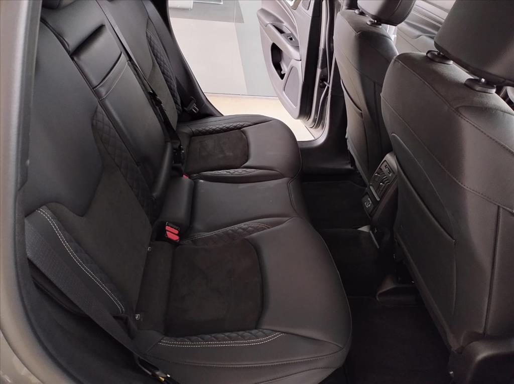 COMPASS 2.0 HURRICANE 4 TURBO GASOLINA BLACKHAWK AT918