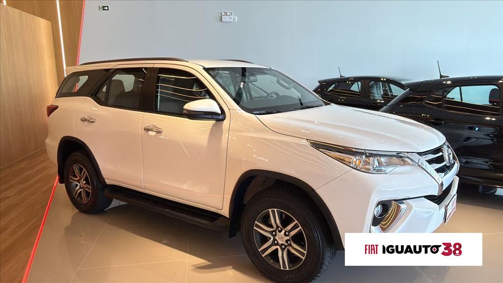 HILUX SW4 2.7 SRV 7 LUGARES 4X2 16V FLEX 4P AUTOMÁTICO1