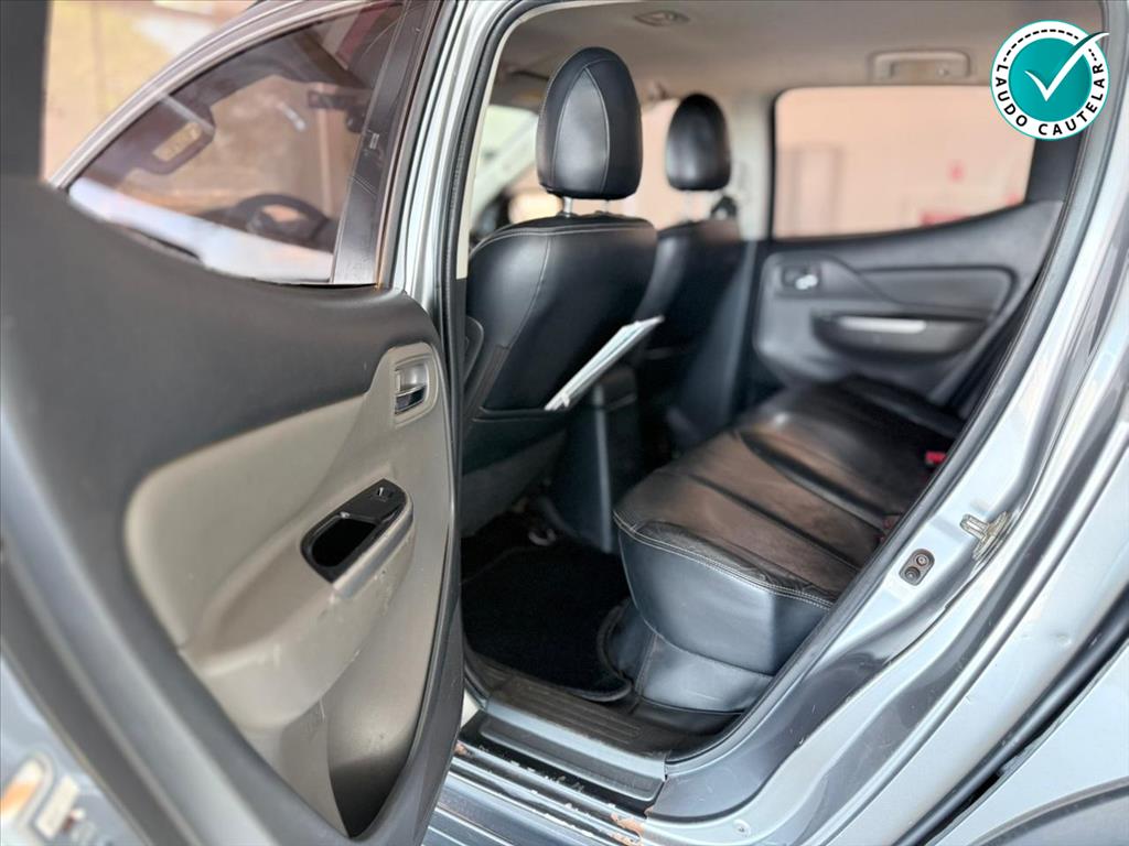 L200 TRITON 2.4 16V TURBO DIESEL OUTDOOR HPE-S CD 4X4 AUTOMÁTICO12