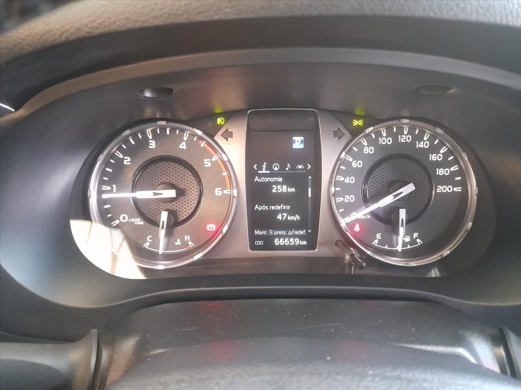 HILUX 2.8 D-4D TURBO DIESEL CD SRX 4X4 AUTOMÁTICO3