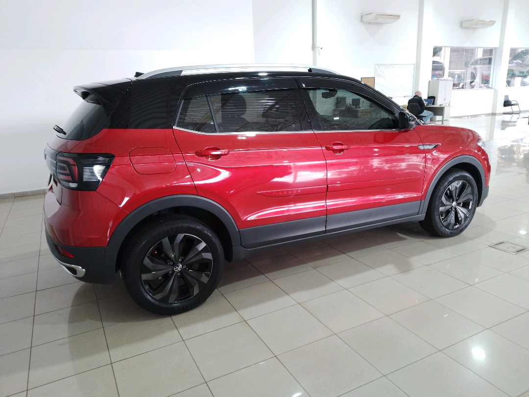 Volkswagen-T-CROSS-1.4 250 TSI TOTAL FLEX HIGHLINE AUTOMÁTICO