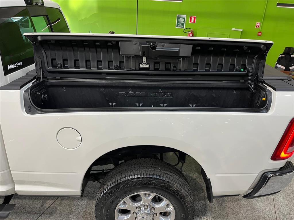 2500 6.7 I6 TURBO DIESEL LARAMIE CD 4X4 AUTOMÁTICO7