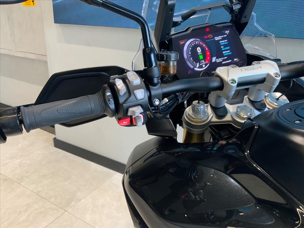 TRIUMPH-TIGER-1200 BLACK EDITION