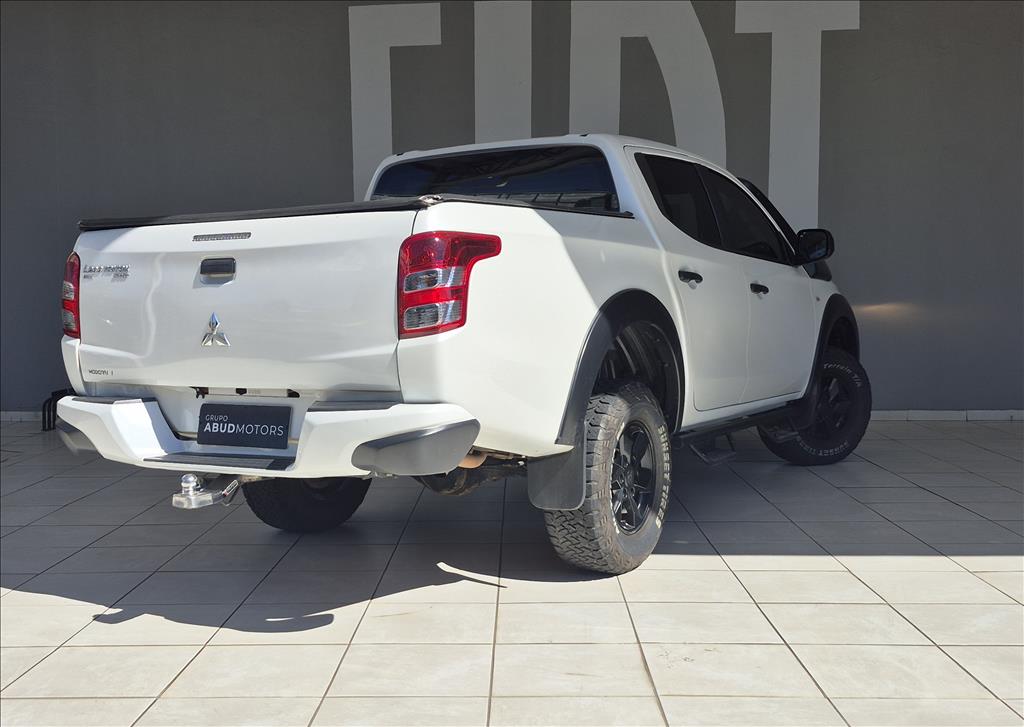L200 TRITON 2.4 16V TURBO DIESEL OUTDOOR GLS CD 4X4 AUTOMÁTICO2