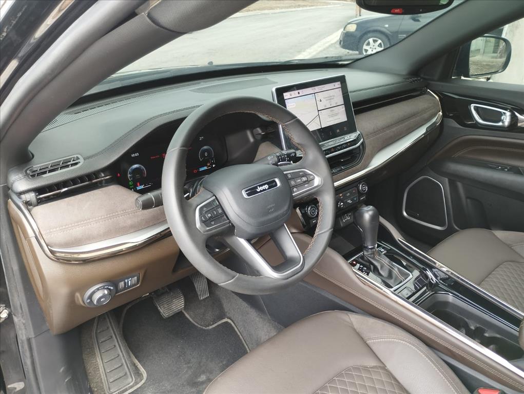 COMMANDER 1.3 T270 TURBO FLEX OVERLAND AT611