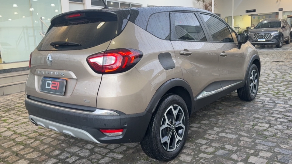 Renault-CAPTUR-1.3 TCE FLEX ICONIC X-TRONIC