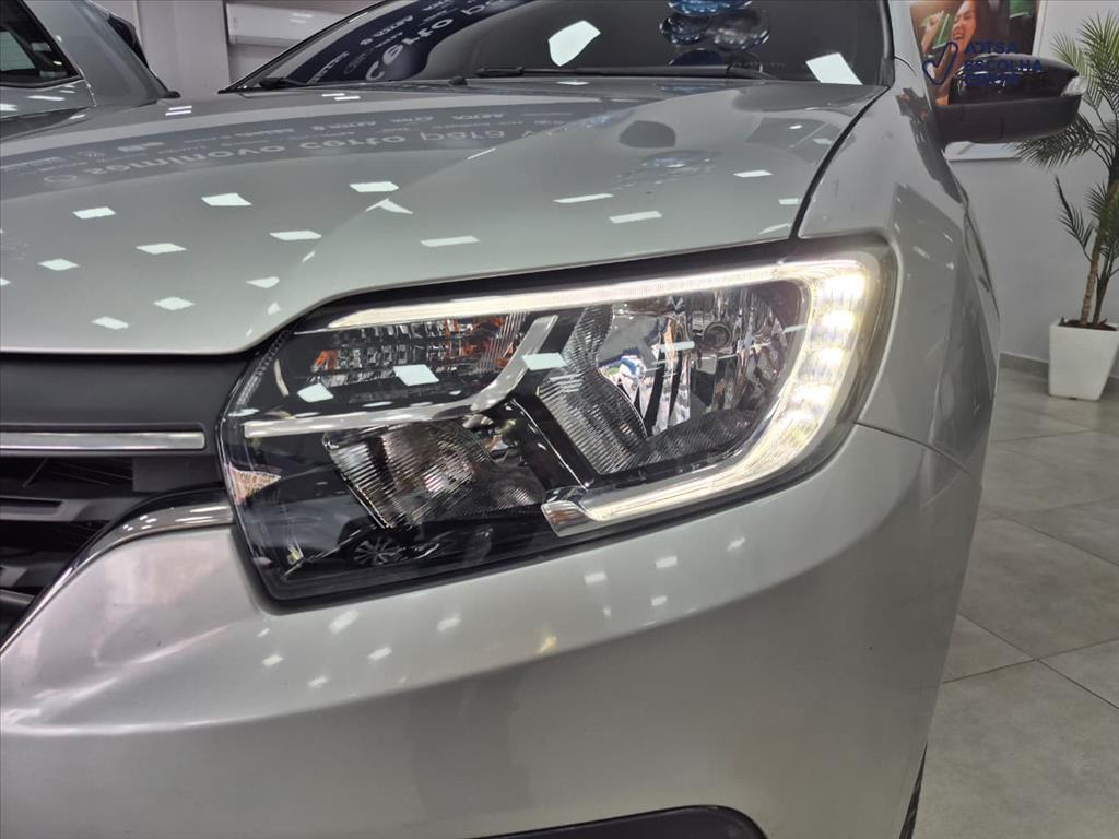 Renault LOGAN 2025