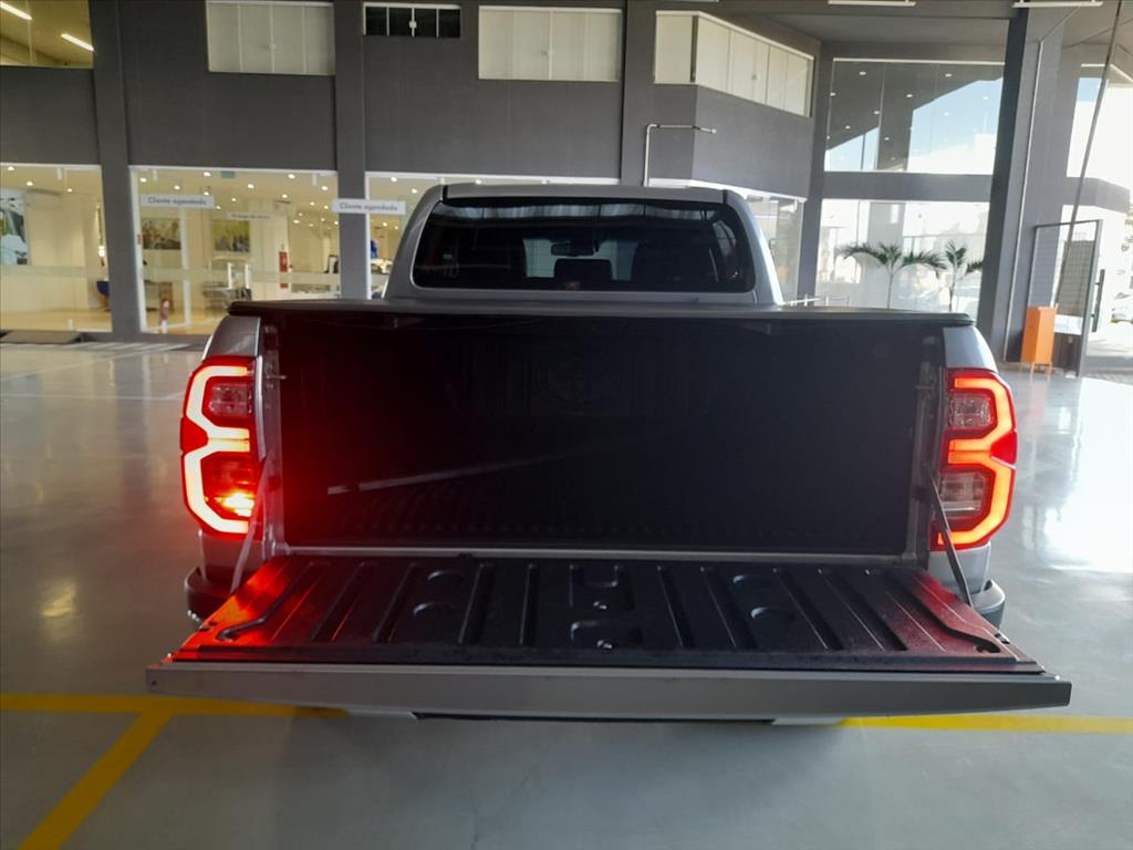 HILUX 2.8 D-4D TURBO DIESEL CD SRX 4X4 AUTOMÁTICO